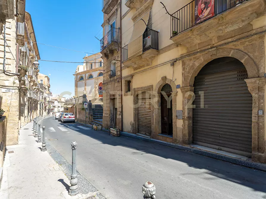 Immagine 7 di Trilocale in vendita  in Corso Vittorio Emanuele 122 a Caltagirone