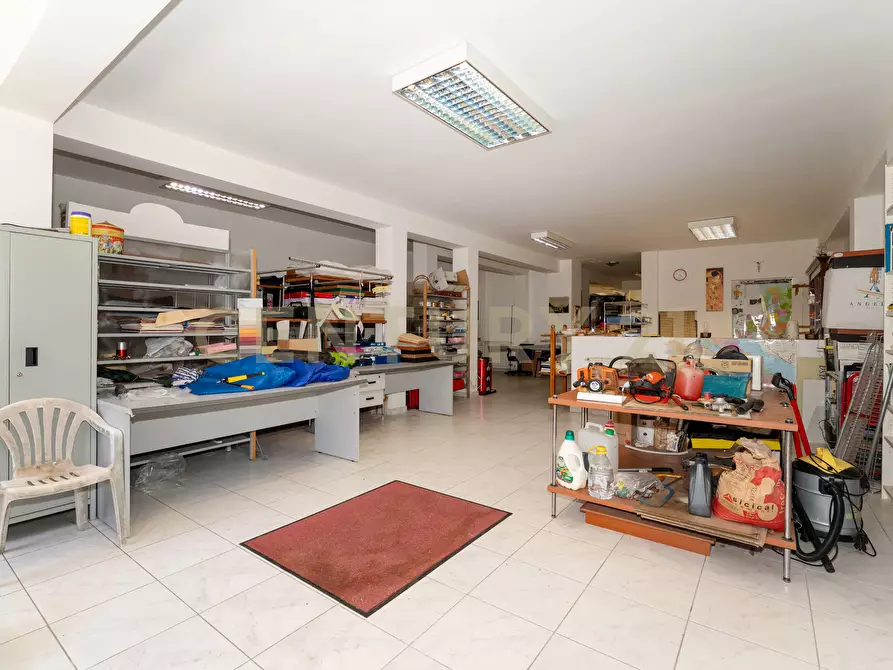 Immagine 83 di Villa in vendita  in Via Alcaloro Petrone 47 a Viagrande