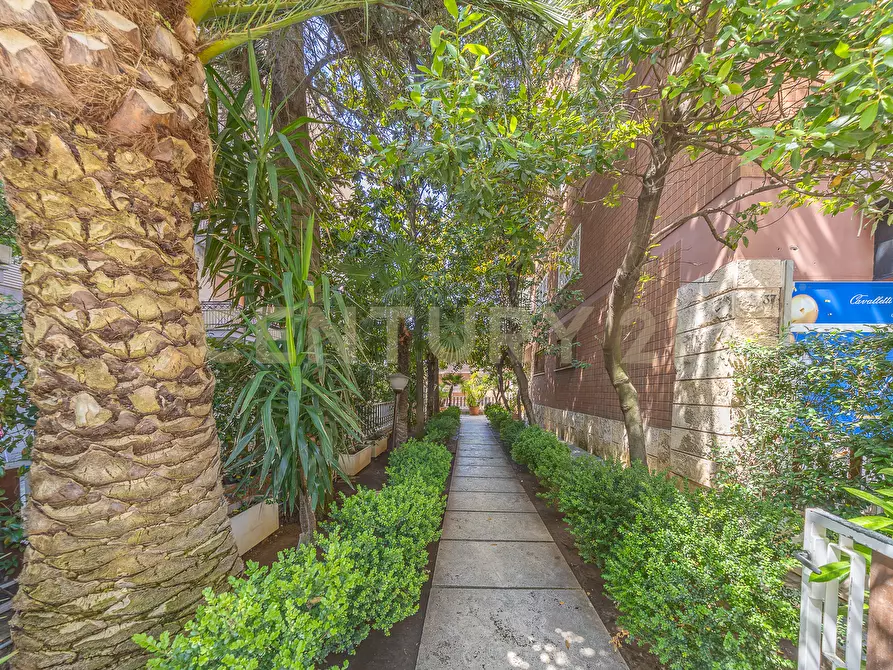 Immagine 54 di Trilocale in vendita  in Via Bevagna 56 a Roma