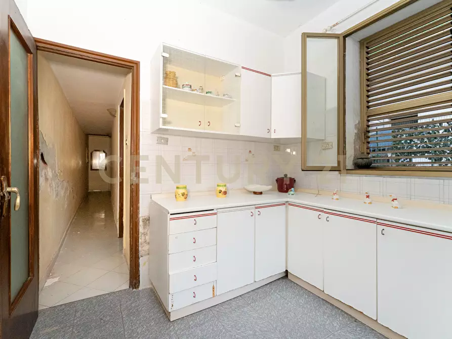 Immagine 16 di Bilocale in vendita  in Via Wrzì 128 a Catania