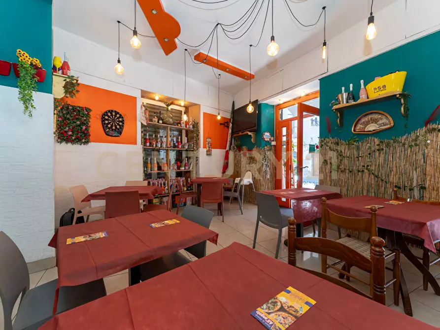 Immagine 38 di Pizzeria / Pub in vendita  in Via Giuseppe Garibaldi 346 a Catania