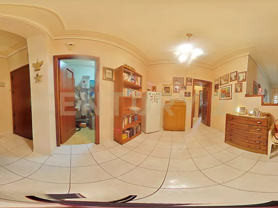 Immagine 49 di Trilocale in vendita  in Via Caduti del Lavoro 2 a Gravina Di Catania