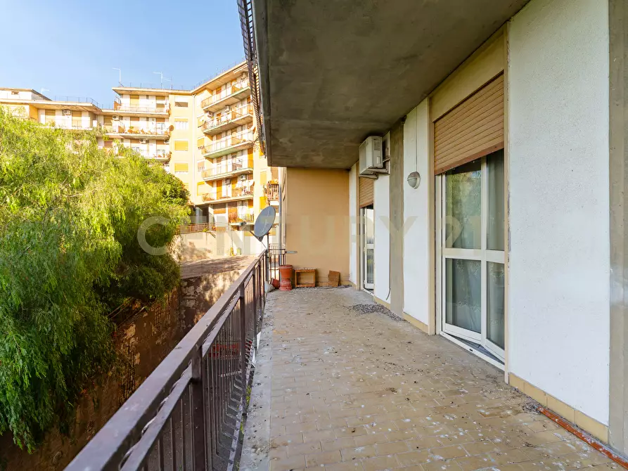 Immagine 32 di Pentalocale in vendita  in Viale Nitta 16b a Catania