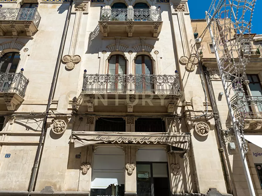 Immagine 8 di Locale commerciale in vendita  in Corso Vittorio Emanuele 20 a Caltagirone