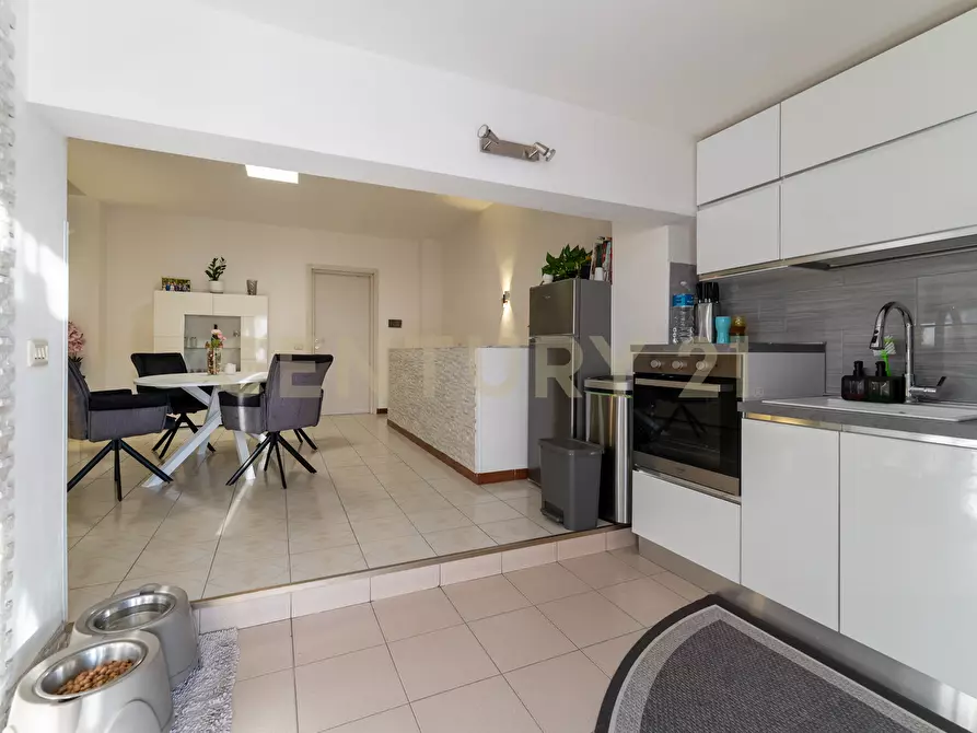 Immagine 28 di Porzione di casa in vendita  in Via XXXI Maggio 34 a Catania