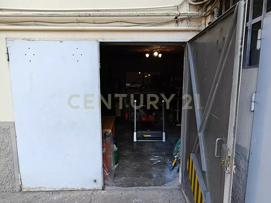 Immagine 25 di Pentalocale in vendita  in Stradone Santa Lucia 109 a Verona