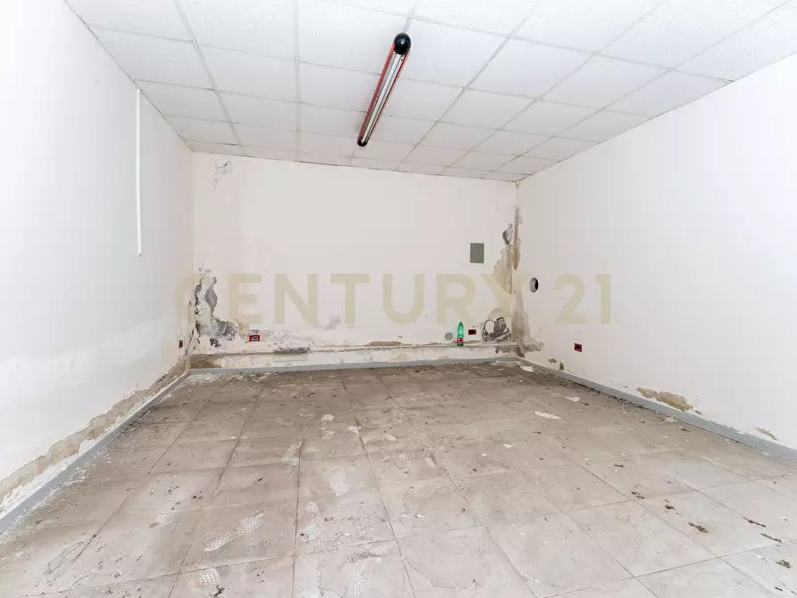 Immagine 14 di Magazzino in vendita  in Via del Bosco 407 a Catania