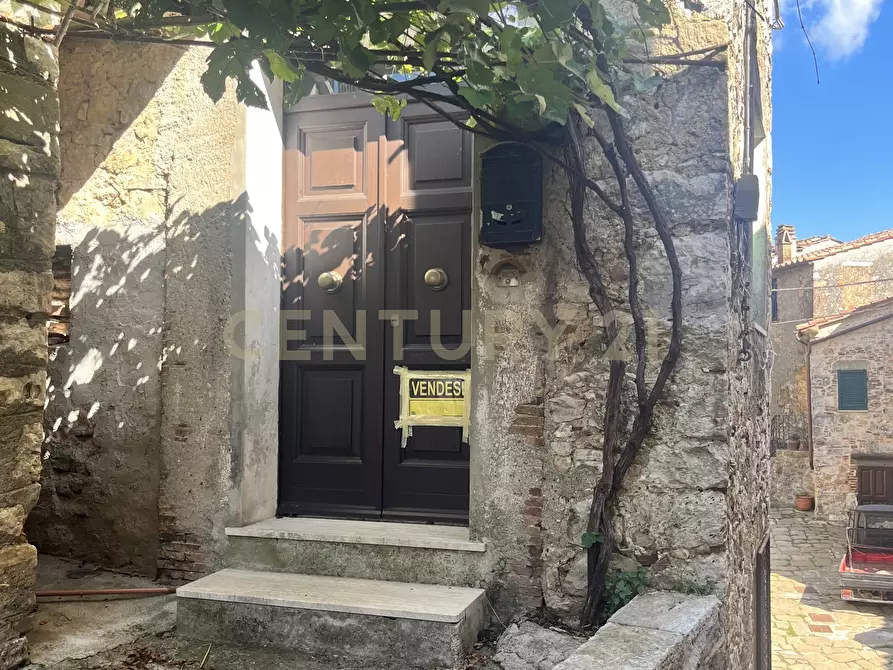 Immagine 18 di Bilocale in vendita  in Via delle Pieve 9 a Semproniano