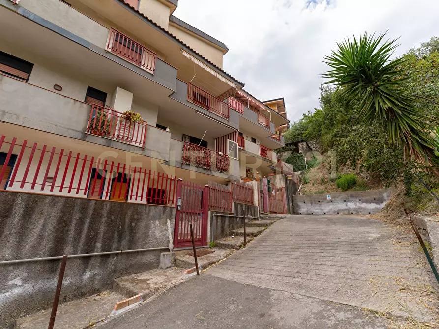 Immagine 30 di Appartamento in vendita  in Via Erice 3 a Giardini-Naxos