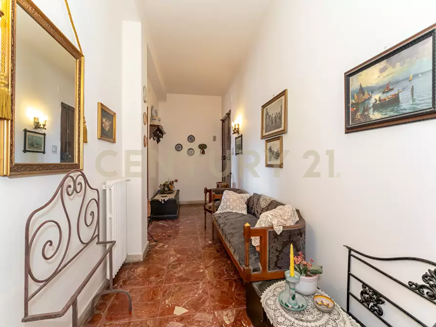 Immagine 7 di Pentalocale in vendita  in Via Redentore 15 a Catania