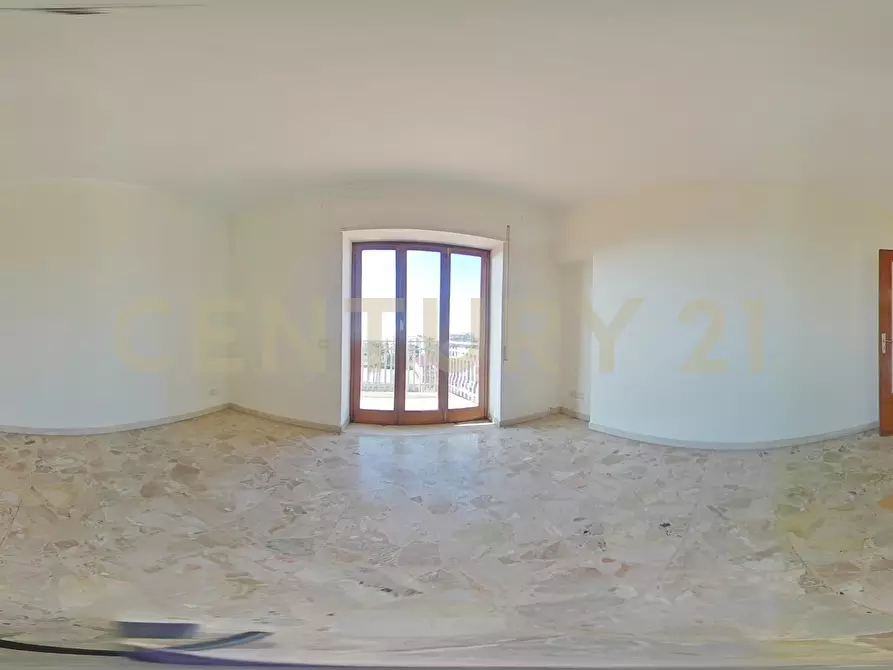 Immagine 50 di Trilocale in vendita  in Via Novaluce 48 a Tremestieri Etneo