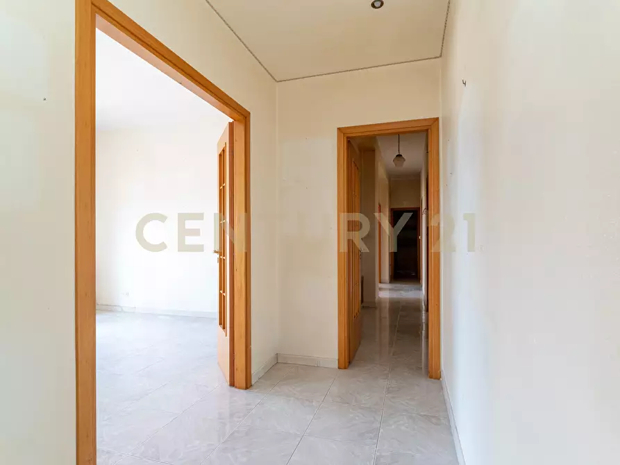 Immagine 30 di Pentalocale in vendita  in Via Stefano Vitale 12 a Catania
