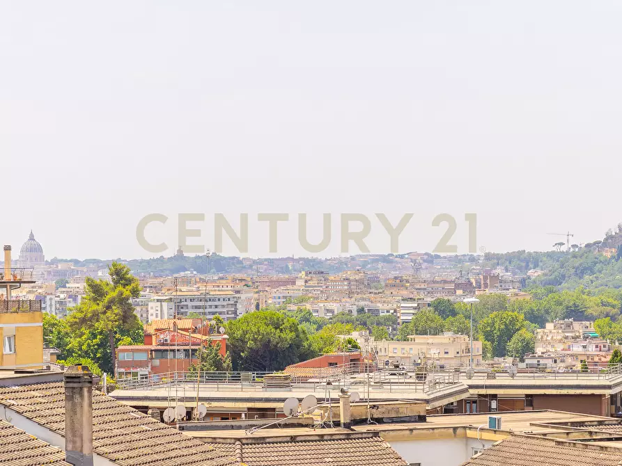 Immagine 2 di Trilocale in vendita  in Via Bevagna 56 a Roma