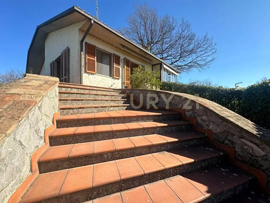 Immagine 1 di Villa in vendita  in Via Dante Alighieri a Semproniano