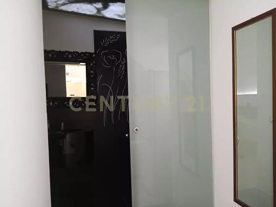 Immagine 24 di Bilocale in vendita  in Via Tezzano 26 a Catania