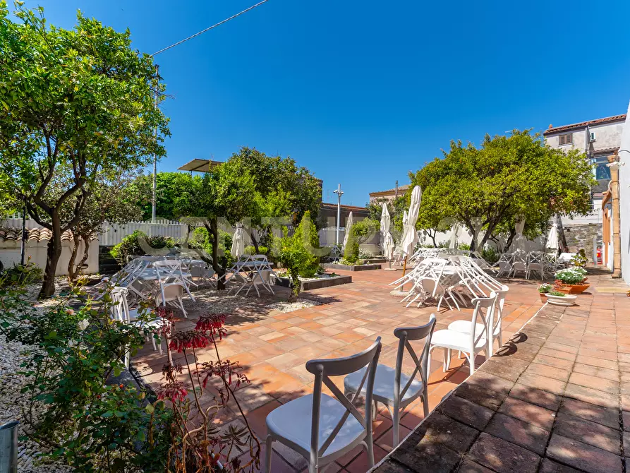 Immagine 13 di Bar / Ristorante in vendita  in Via Piave 3 a San Giovanni La Punta