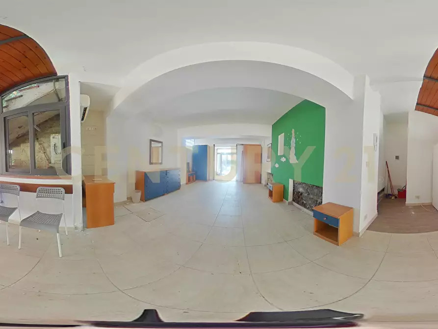 Immagine 45 di Villa in vendita  in Via Livorno 97 a Aci Castello