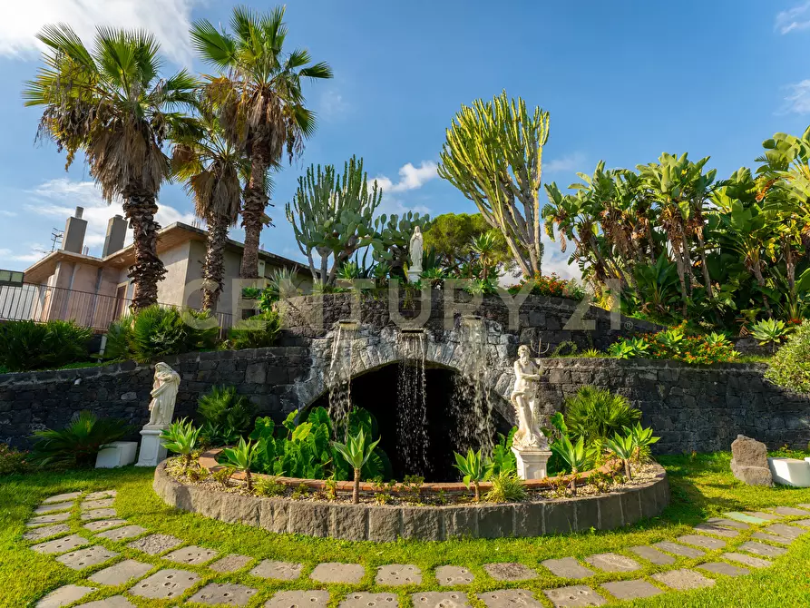 Immagine 10 di Rustico / casale in vendita  in Via Castelnuovo Don Bosco 68 a Acireale