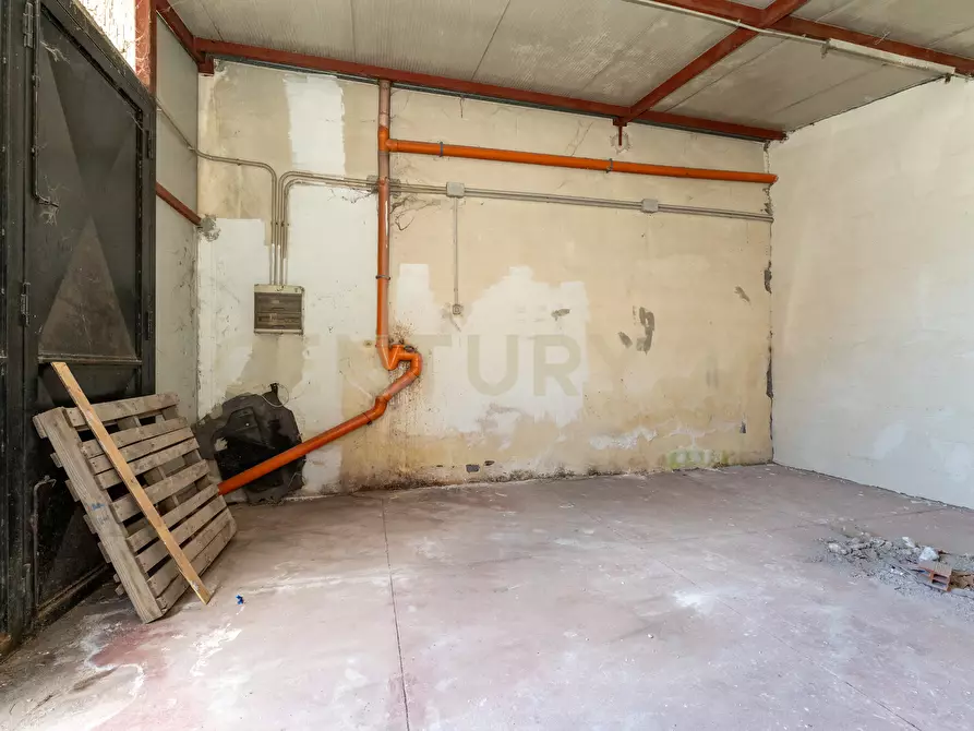 Immagine 16 di Garage in vendita  in Via Antonio de Curtis 27 a Misterbianco