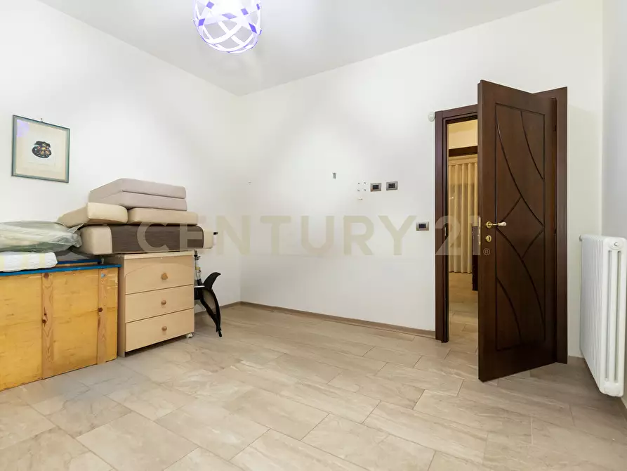 Immagine 36 di Pentalocale in vendita  in Viale Carmine Caruso 10 a Motta Sant'anastasia