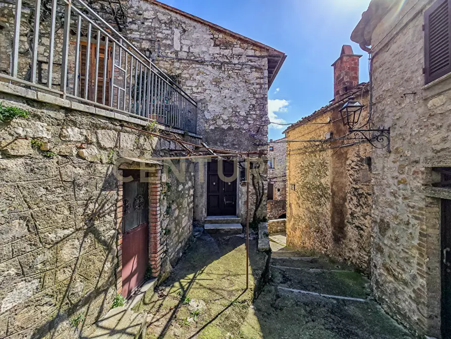 Immagine 1 di Bilocale in vendita  in Via delle Pieve 9 a Semproniano