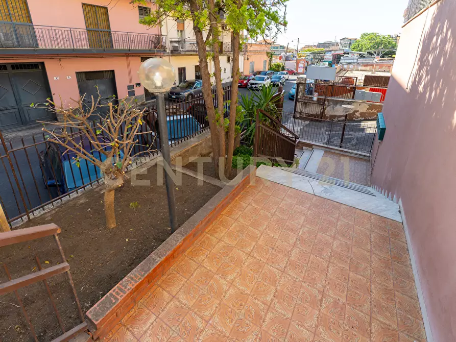 Immagine 5 di Quadrilocale in vendita  in Via Jacopo Vignerio 5 a Catania