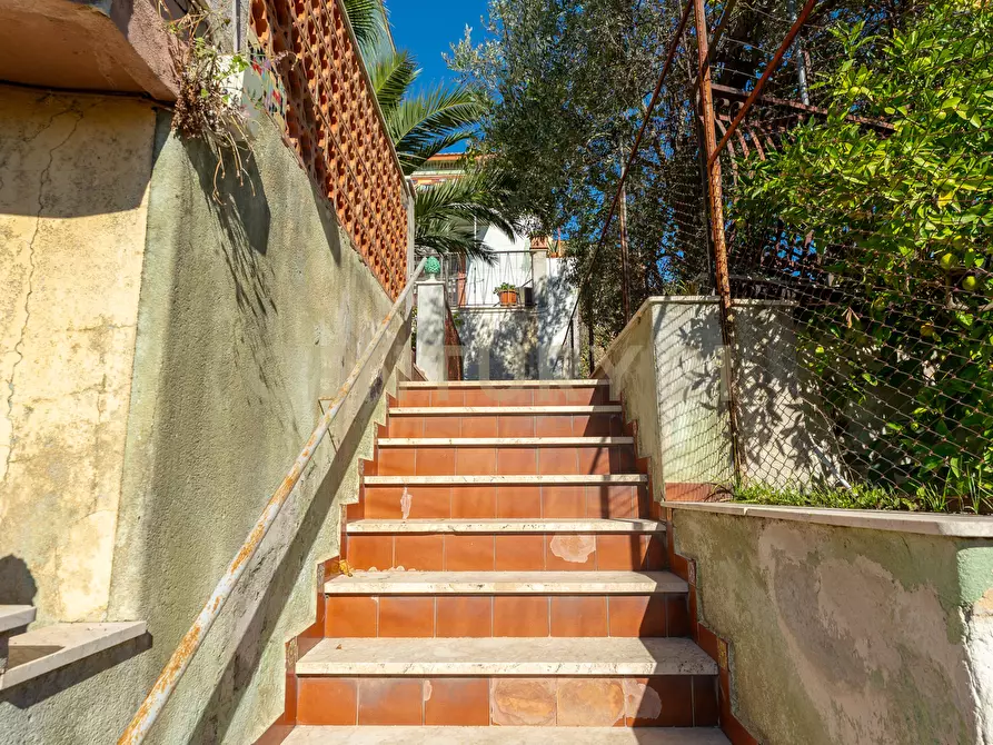 Immagine 3 di Casa semindipendente in vendita  in VIA SCALA DI BETTA 69 a Sant'agata Li Battiati