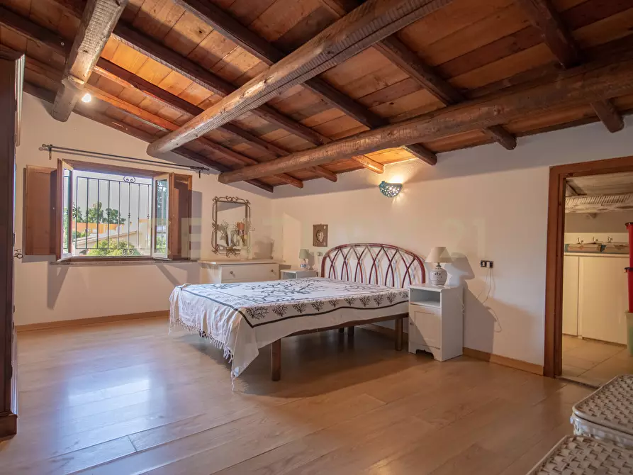 Immagine 10 di Casa indipendente in vendita  in Via Madrid a San Teodoro