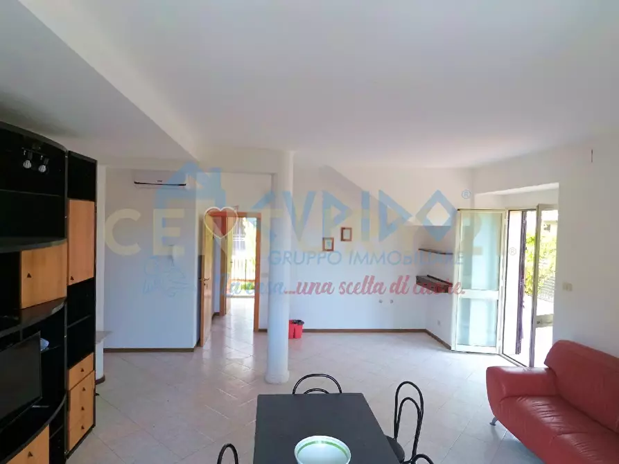 Immagine 21 di Villa in vendita  in Via Livorno 97 a Aci Castello