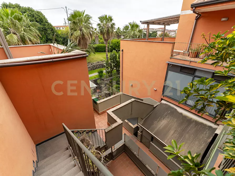 Immagine 22 di Attico in vendita  in Via Maria Gianni 85 a Catania