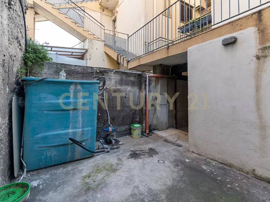 Immagine 29 di Locale commerciale in vendita  in Via Nizzeti a Tremestieri Etneo