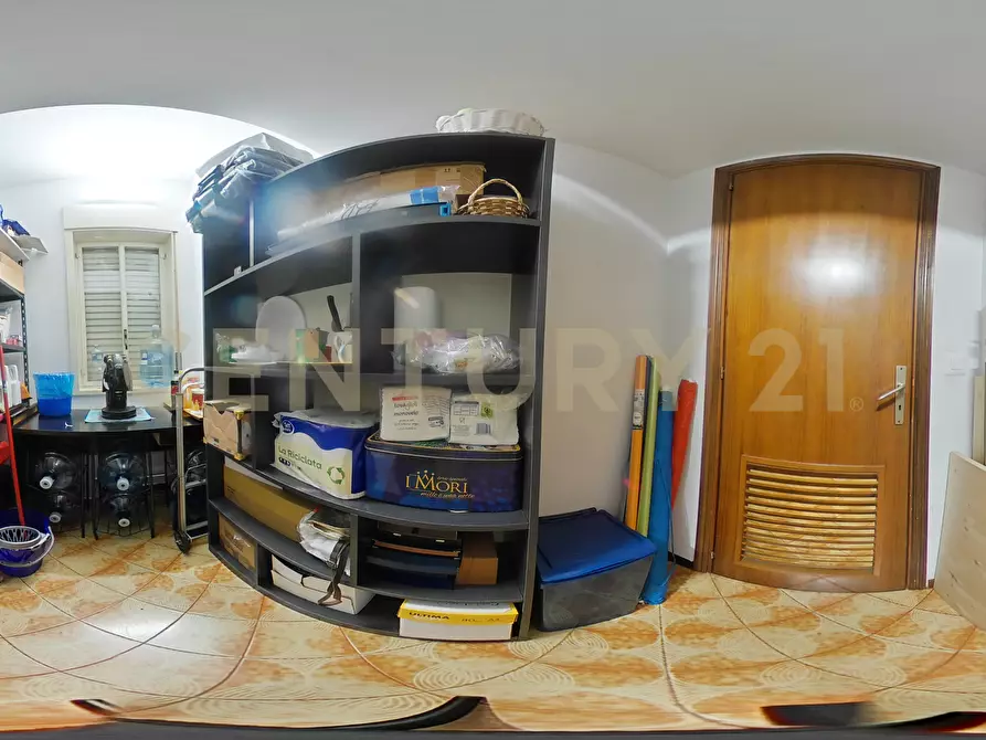 Immagine 49 di Pentalocale in vendita  in Via Grazia Deledda 2 a Catania