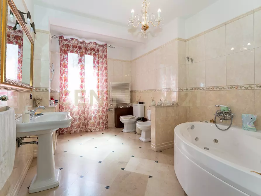 Immagine 36 di Appartamento in vendita  in Via Antonino di Sangiuliano 298 a Catania