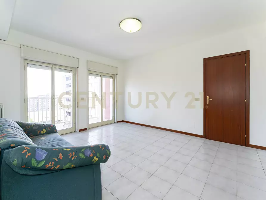 Immagine 10 di Quadrilocale in vendita  in Viale Librino 1 a Catania