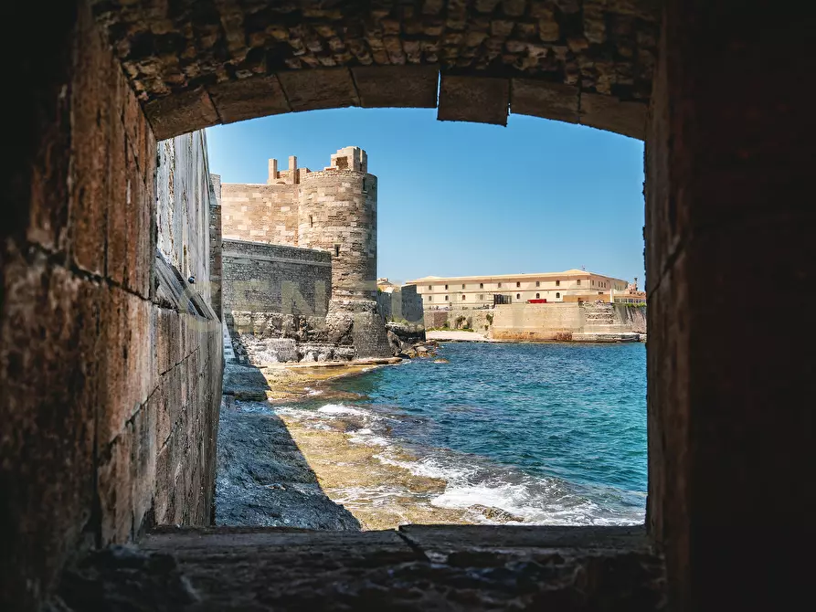 Immagine 29 di Bilocale in vendita  in via alagona 68 a Siracusa