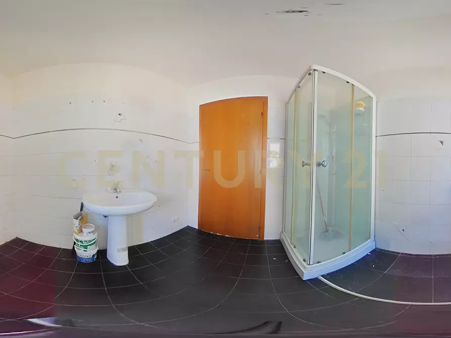 Immagine 43 di Trilocale in vendita  in Via Firenze 112 a Aci Castello