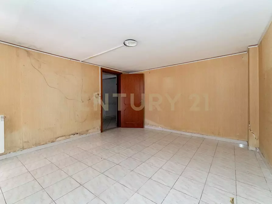 Immagine 10 di Quadrilocale in vendita  in Via P. Gobetti 8 a Adrano