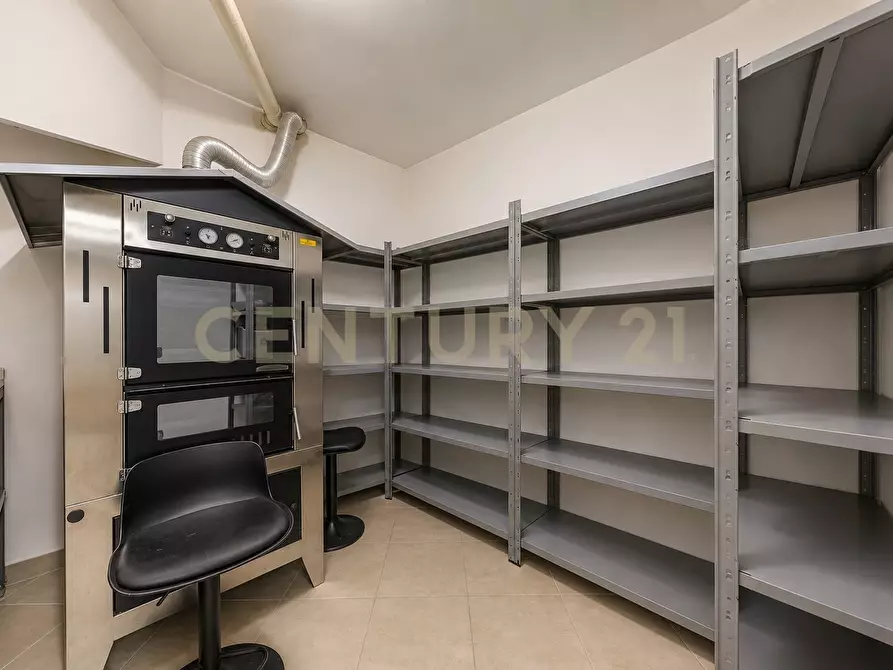 Immagine 39 di Villa in vendita  in Via Caporetto 23 a Anzio