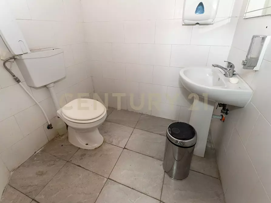 Immagine 17 di Laboratorio in vendita  in Via delle Terme 31 a Misterbianco
