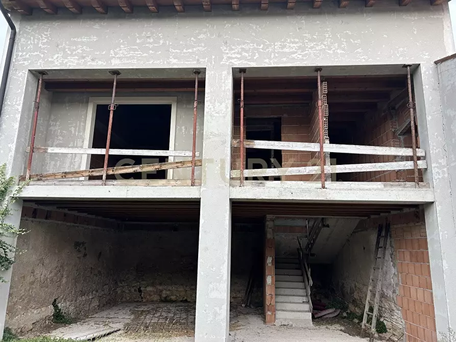Immagine 29 di Villa in vendita  in Via Belvedere 183 a Verona
