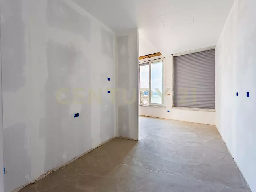 Immagine 21 di Quadrilocale in vendita  in Via dell'Olmata 30 a Roma