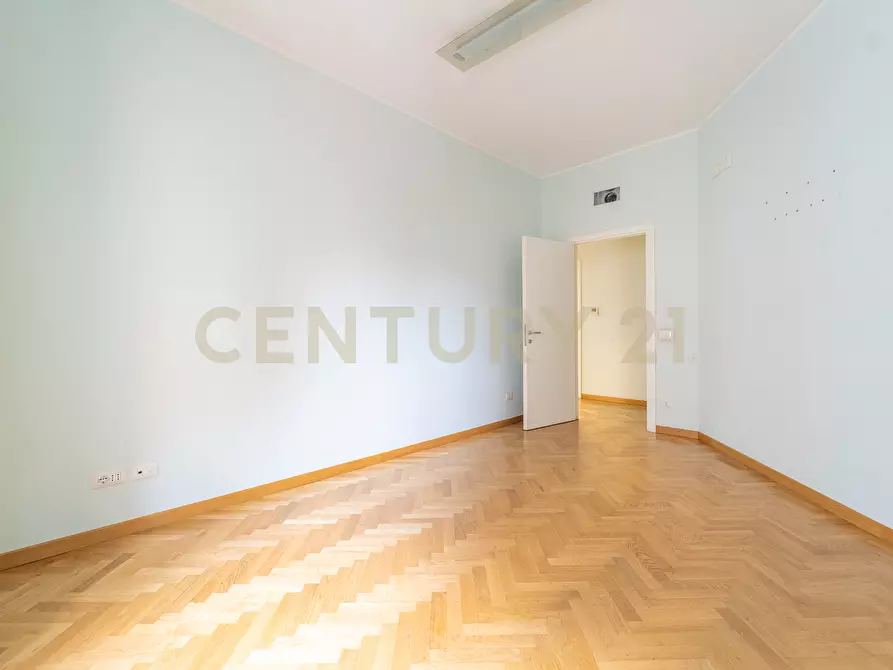 Immagine 4 di Pentalocale in affitto  in Via di Vigna Stelluti 157 a Roma