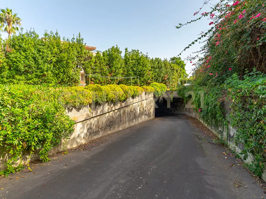 Immagine 107 di Villa in vendita  in Via dei Maceratoi 4 a Acireale