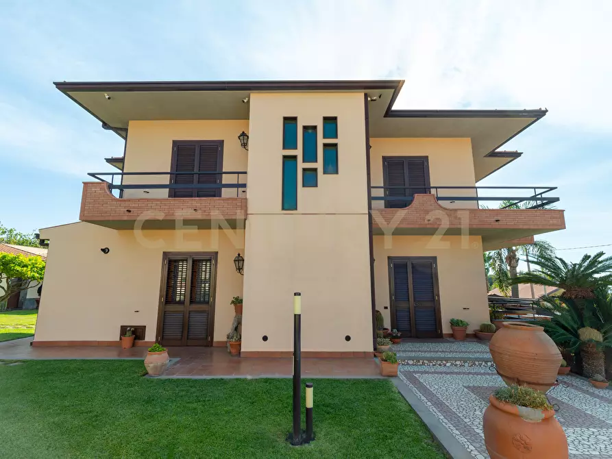 Immagine 51 di Villa in vendita  in Via Salemi 19 a Mascalucia