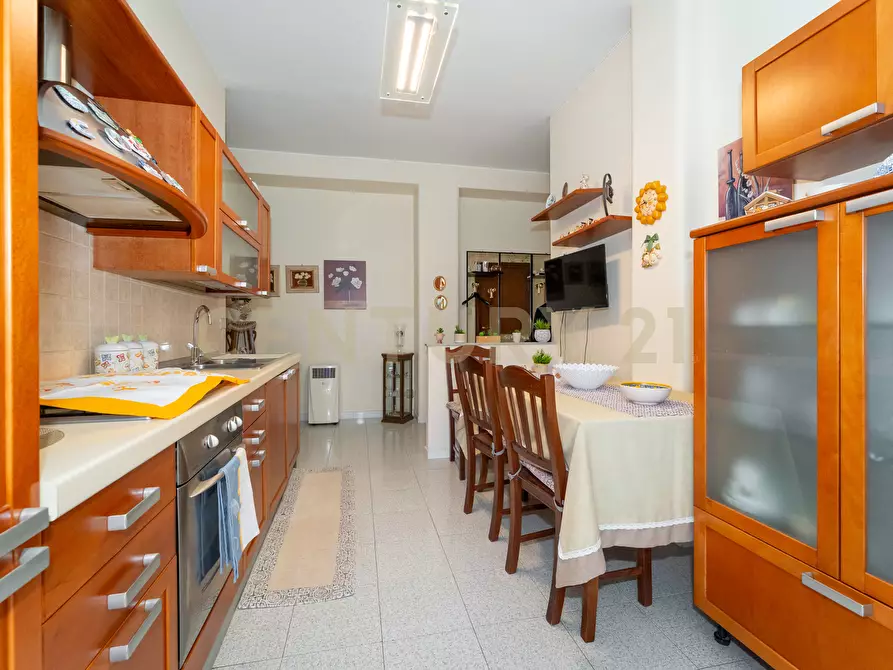 Immagine 11 di Quadrilocale in vendita  in Via Vincenzo Giuffrida 194 a Catania