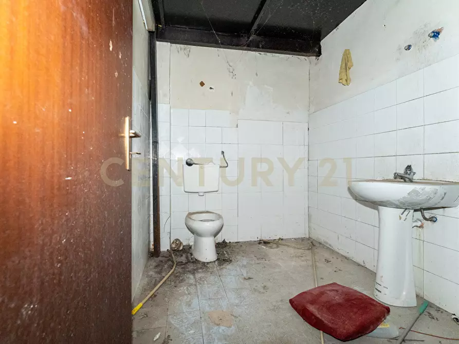 Immagine 9 di Magazzino in vendita  in Via Antonio de Curtis 27 a Misterbianco