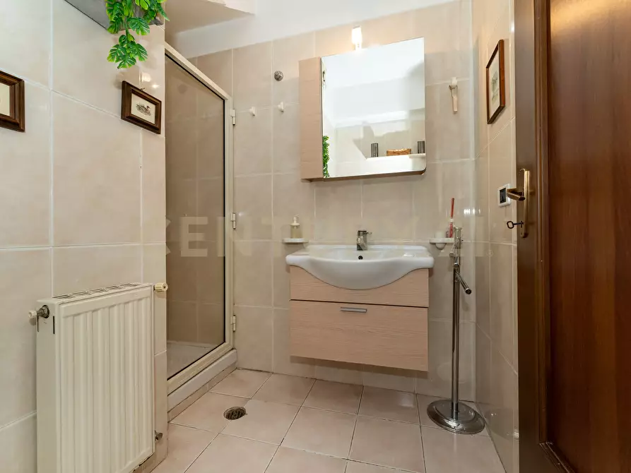 Immagine 48 di Quadrilocale in vendita  in Viale Giuseppe Lainò 7 a Catania