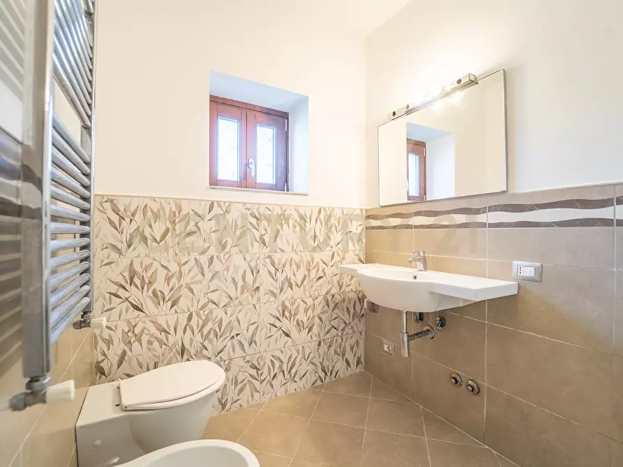 Immagine 15 di Casa bifamiliare in vendita  in Via Appia Nuova 17 a Albano Laziale