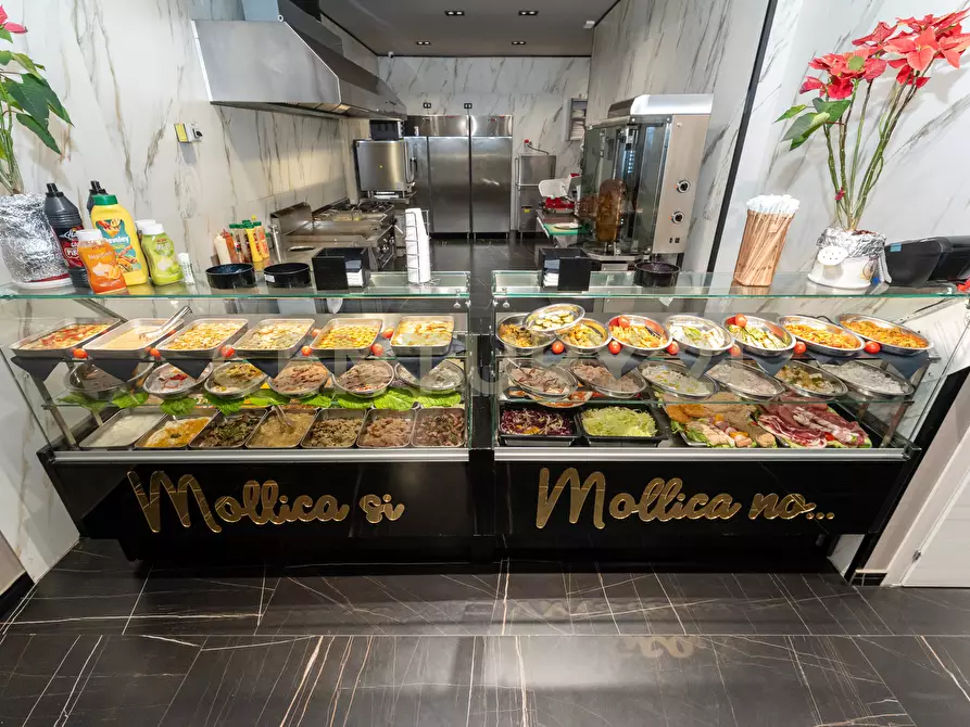 Immagine 12 di Attività commerciale in vendita  in Corso Indipendenza 131 a Catania