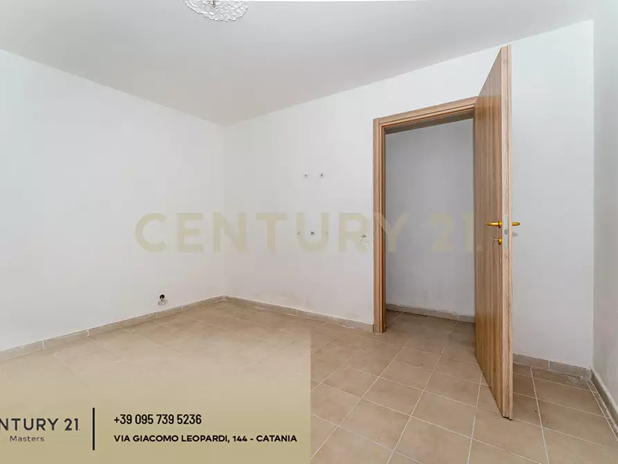 Immagine 69 di Quadrilocale in vendita  in Stradale Cravone 105 a Catania